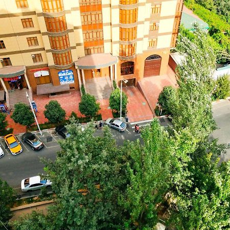Cozy 2 Rooms Apartment In The Center, Free Wifi Dushanbe Ngoại thất bức ảnh